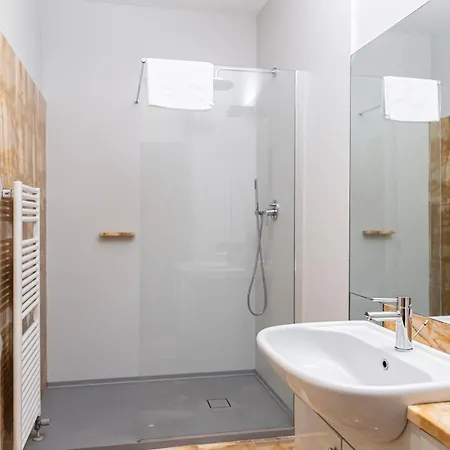 Apartment Elegante Bilocale In Montenapoleone - Brera Milan